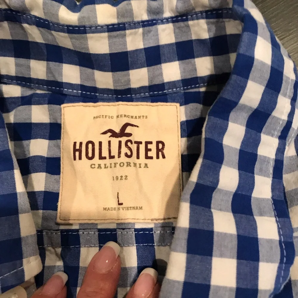 Hollister‎ plaid button down size large